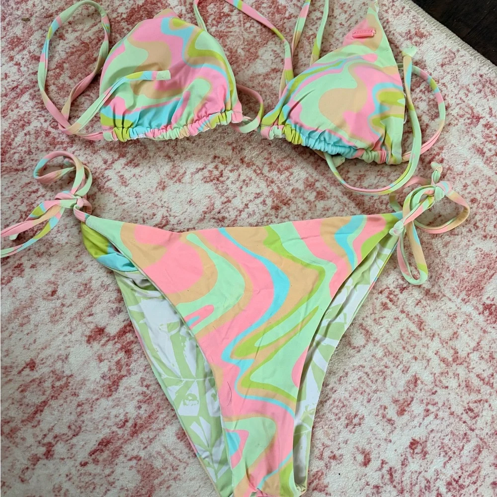 Roxy reversible bikini - Picture 3 of 6